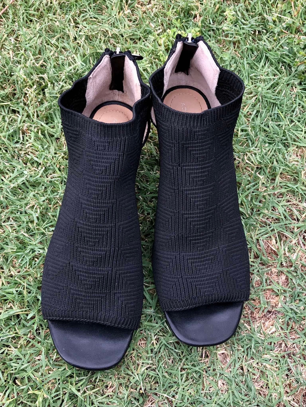 Adrienne Vittadini Black Geometric Stretch-Knit Open Toe Wedge Sandals Zip 9.5